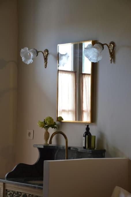 La Loge Familiale: 110M2, Place Rose Goudard, Ac リル・シュル・ラ・ソルギュ エクステリア 写真