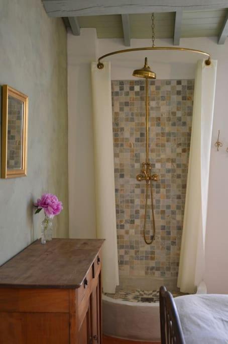 La Loge Familiale: 110M2, Place Rose Goudard, Ac リル・シュル・ラ・ソルギュ エクステリア 写真