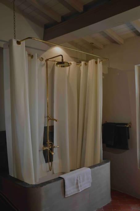 La Loge Familiale: 110M2, Place Rose Goudard, Ac リル・シュル・ラ・ソルギュ エクステリア 写真