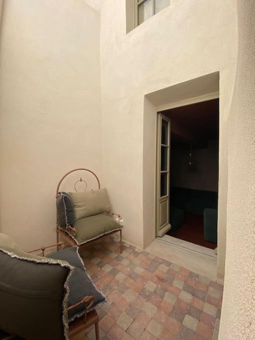 La Loge Familiale: 110M2, Place Rose Goudard, Ac リル・シュル・ラ・ソルギュ エクステリア 写真